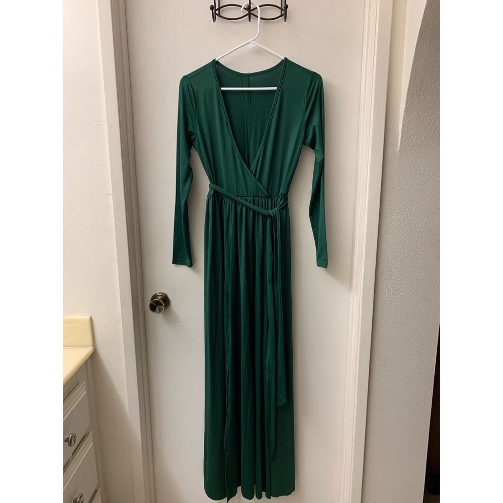 Emerald green maxi wrap dress 💚
